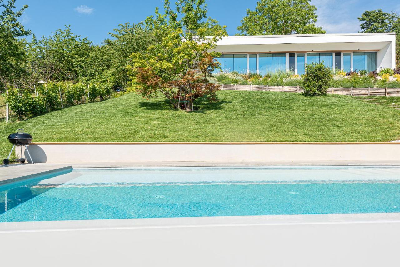Anna, Luxury And Private Pool Villa